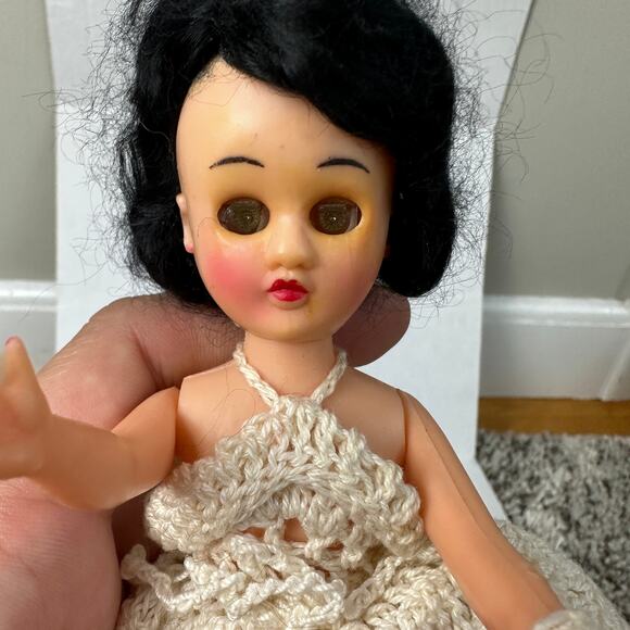 Vintage Plastic Bride Doll Crochet Dress Black Hair Eyes Open Shut - Picture 4 of 13